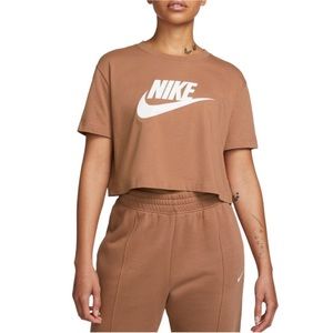 Nike Loose Fit Cropped Tee XS